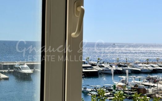 Vistas al mar desde salón de apartamento en Sant Agustí, Mallorca